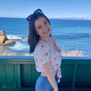 Meet your Posher, Emily